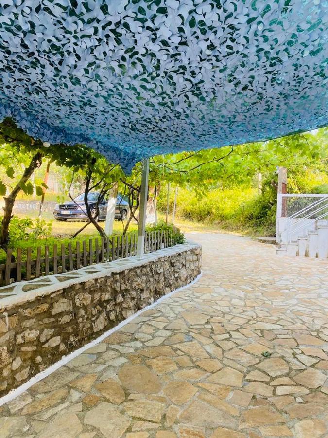 Sofia'S Rooms Himare Exterior photo