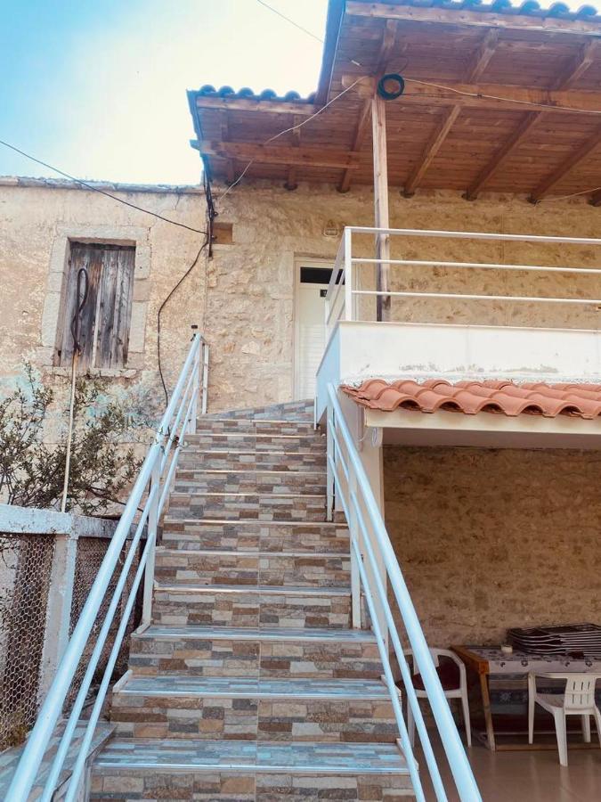 Sofia'S Rooms Himare Exterior photo